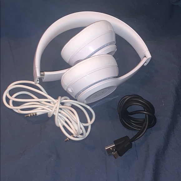 Beats Solo3 Wireless headphones - Picture 3 of 4